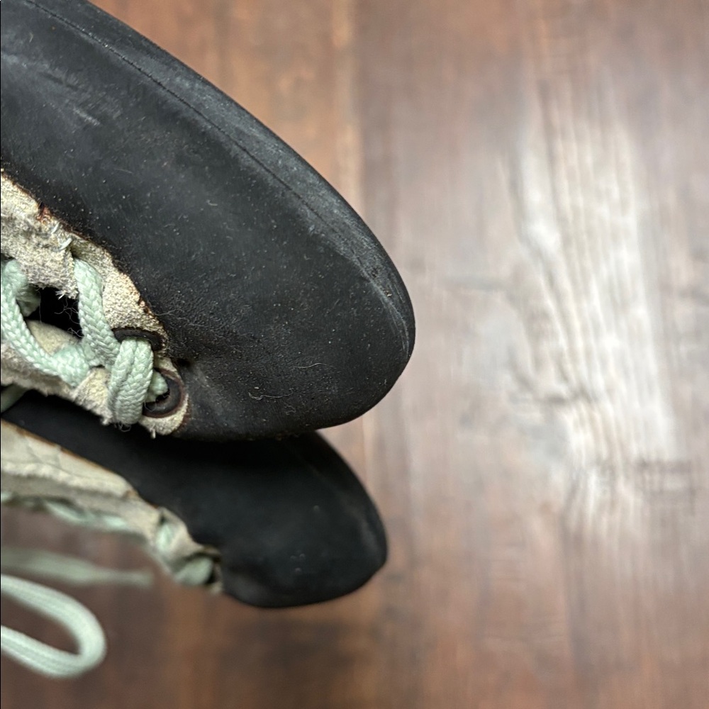 La Sportiva Mint Green and Black Climbing Shoes - Picture 9 of 9